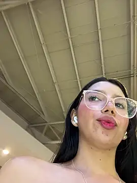 Snapshot of Min_junn chatting on 10/11/25, 02:22 Min junn online show from 10/11/25, 02:22