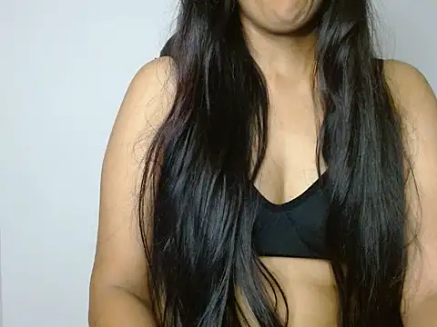 Snapshot of priya_022 chatting on 09/23/25, 03:59 priya 022 online show from 09/23/25, 03:59