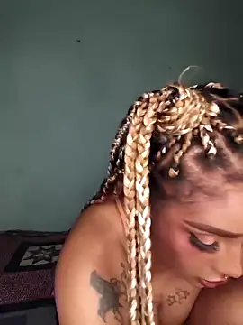 Queen Amara online show from 10/05/25, 01:59