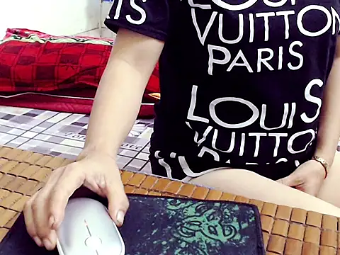 Ami 8x online show from 10/21/25, 10:43