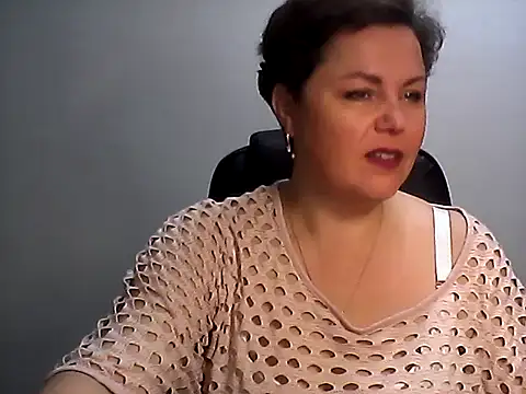 EllaLove2277 online show from 10/28/25, 06:21