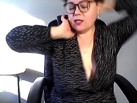 EllaLove2277 online show from 04/21/26, 05:14