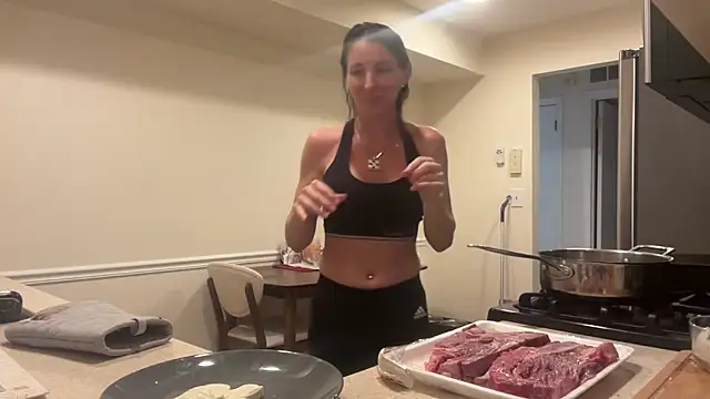 Snapshot of NurseStephania chatting on 10/03/25, 12:07 NurseStephania online show from 10/03/25, 12:07
