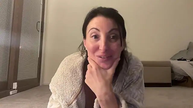 NurseStephania online show from 10/26/25, 05:46