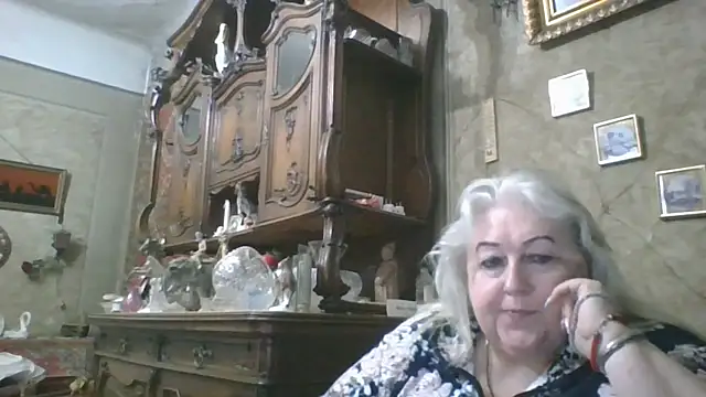 Lala-Love56 online show from 07/12/26, 08:44