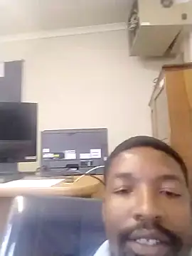 Snapshot of TopssyKreet chatting on 11/05/25, 10:37 TopssyKreet online show from 11/05/25, 10:37