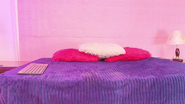 Snapshot of Baby_kinky-- chatting on 10/09/25, 02:04 Baby kinky-- online show from 10/09/25, 02:04
