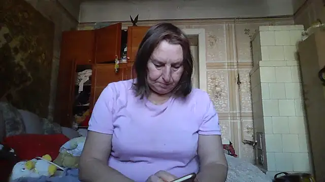 AnnaLive570 online show from 10/31/25, 11:22