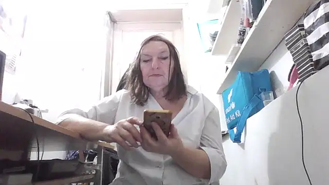 AnnaLive570 online show from 12/23/25, 05:38