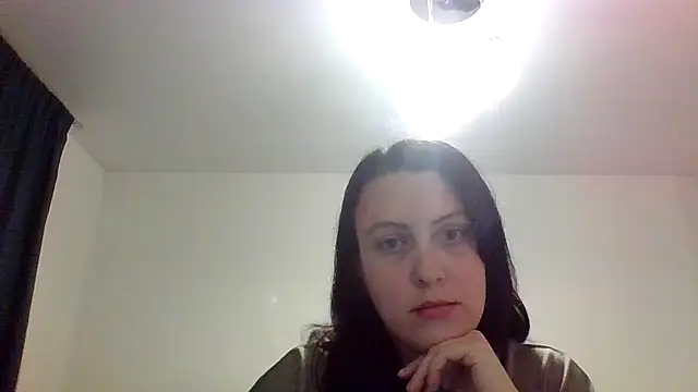 Snapshot of Nyrella chatting on 11/10/25, 06:40 Nyrella online show from 11/10/25, 06:40