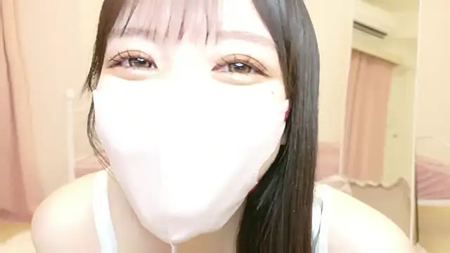 roachan  online show from 03/18/26, 02:31