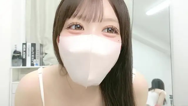 roachan  online show from 07/17/26, 01:40