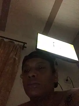 elpeluchenegroxxx3 online show from 10/17/25, 12:14