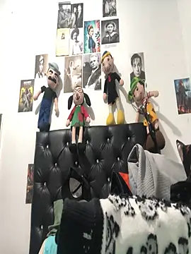 elpeluchenegroxxx3 online show from 11/19/25, 08:31