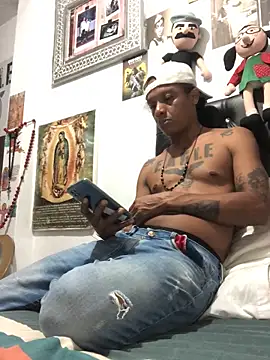 elpeluchenegroxxx3 online show from 02/10/26, 02:04