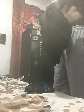 elpeluchenegroxxx3 online show from 04/18/26, 07:29