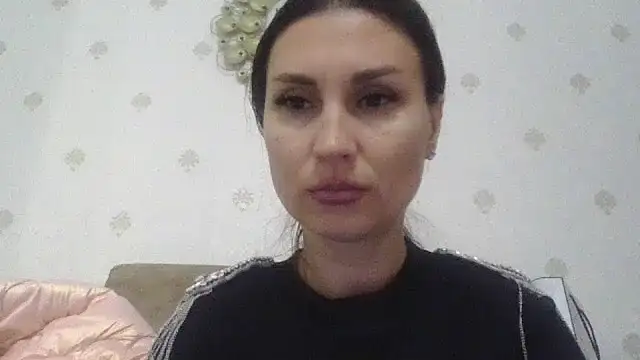 Snapshot of Zhinara chatting on 11/10/25, 03:00 Zhinara online show from 11/10/25, 03:00