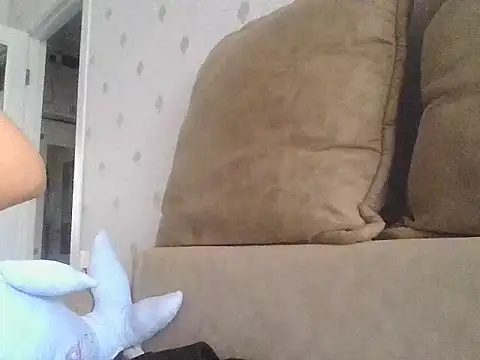 Snapshot of Zhinara chatting on 11/12/25, 10:37 Zhinara online show from 11/12/25, 10:37