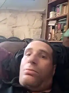 Snapshot of Gain2in1 chatting on 11/15/25, 04:03 Gain2in1 online show from 11/15/25, 04:03