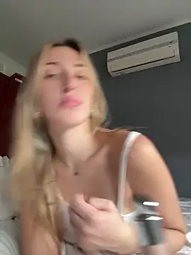 Snapshot of Sashailardi chatting on 02/12/26, 08:04 Sashailardi online show from 02/12/26, 08:04