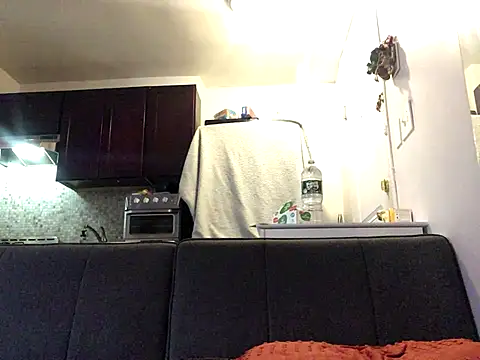 littyleesh1 online show from 09/28/25, 11:48