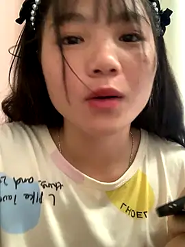 Emlyly-18 online show from 09/15/25, 12:43