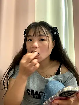 Emlyly-18 online show from 09/17/25, 06:59