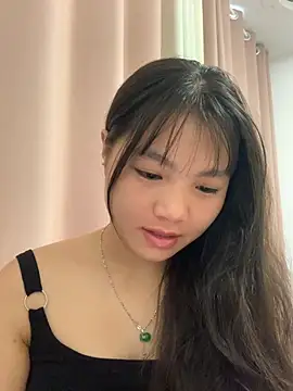 Emlyly-18 online show from 09/19/25, 12:23