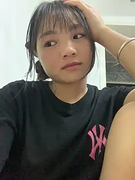 Emlyly-18 online show from 09/19/25, 02:40