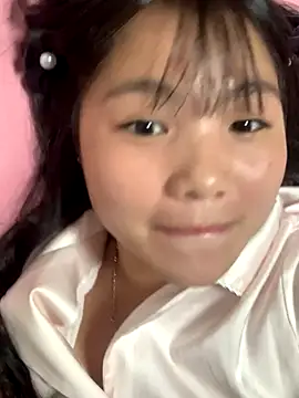 Emlyly-18 online show from 09/30/25, 05:29