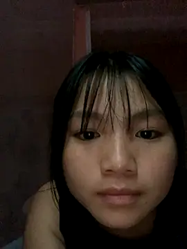 Emlyly-18 online show from 10/06/25, 10:51