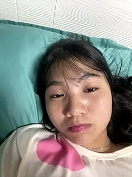 Emlyly-18 online show from 10/07/25, 12:24