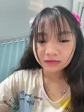 Emlyly-18 online show from 10/09/25, 12:52