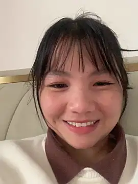 Emlyly-18 online show from 10/20/25, 07:20