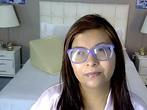 Snapshot of Amber_Rouge_ chatting on 09/14/25, 12:04 Amber Rouge online show from 09/14/25, 12:04