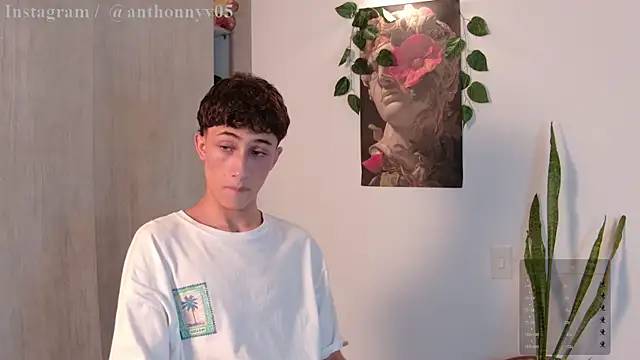 Snapshot of anthonny_05 chatting on 09/23/25, 12:46 anthonny 05 online show from 09/23/25, 12:46