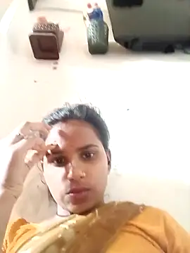 Snapshot of Km_shilpa chatting on 11/13/25, 06:23 Km shilpa online show from 11/13/25, 06:23