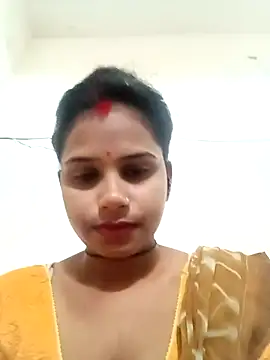 Snapshot of Km_shilpa chatting on 12/16/25, 05:45 Km shilpa online show from 12/16/25, 05:45