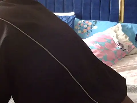 Playroom queen online show from 12/18/25, 11:05