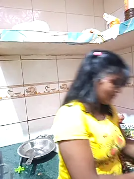 Snapshot of Rashmi_Pathak chatting on 10/06/25, 02:31 Rashmi Pathak online show from 10/06/25, 02:31