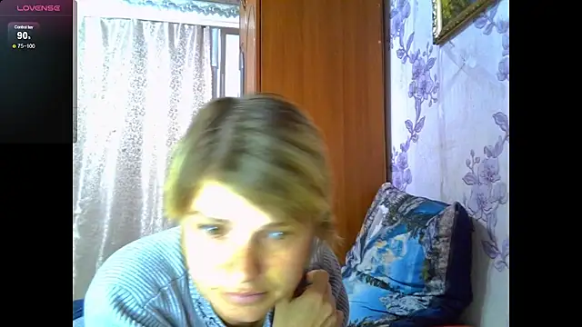 Snapshot of SaraSnow_ chatting on 10/16/25, 07:26 SaraSnow  online show from 10/16/25, 07:26
