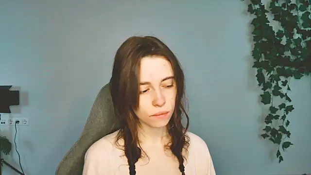 Yoka paradoXXX online show from 10/19/25, 05:30