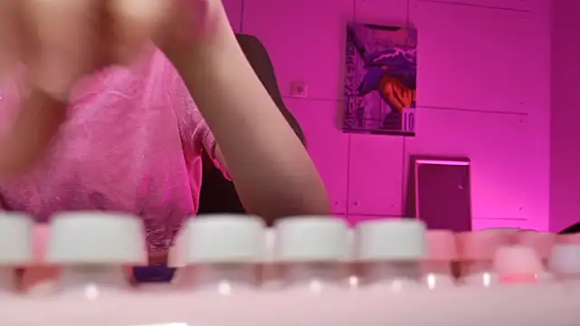 Yoka paradoXXX online show from 12/18/25, 05:13