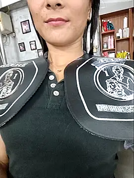 Yumyum kiw online show from 09/29/25, 05:56