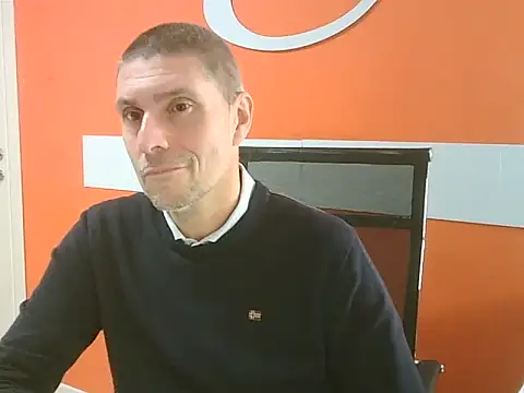 max79ve31 online show from 11/18/25, 02:32