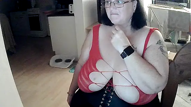 Snapshot of Minou1610 chatting on 10/08/25, 06:49 Minou1610 online show from 10/08/25, 06:49