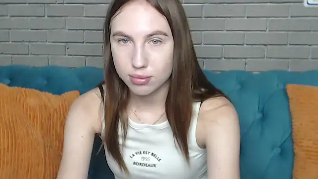 Snapshot of MellinGiG chatting on 09/14/25, 05:17 MellinGiG online show from 09/14/25, 05:17