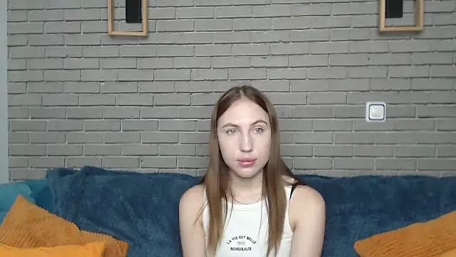 Snapshot of MellinGiG chatting on 10/03/25, 04:53 MellinGiG online show from 10/03/25, 04:53