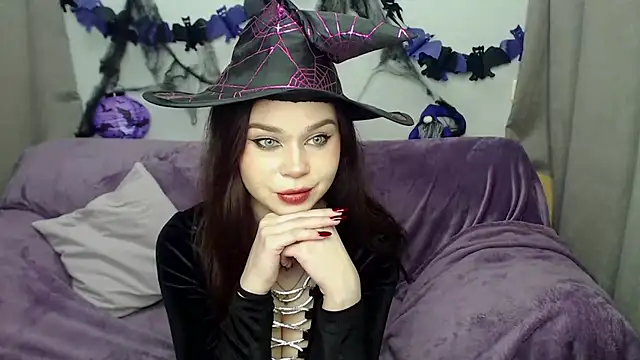 GloriyaDre online show from 10/31/25, 05:52