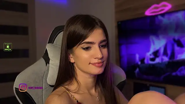 Snapshot of SofI-Play chatting on 09/25/25, 06:44 SofI-Play online show from 09/25/25, 06:44